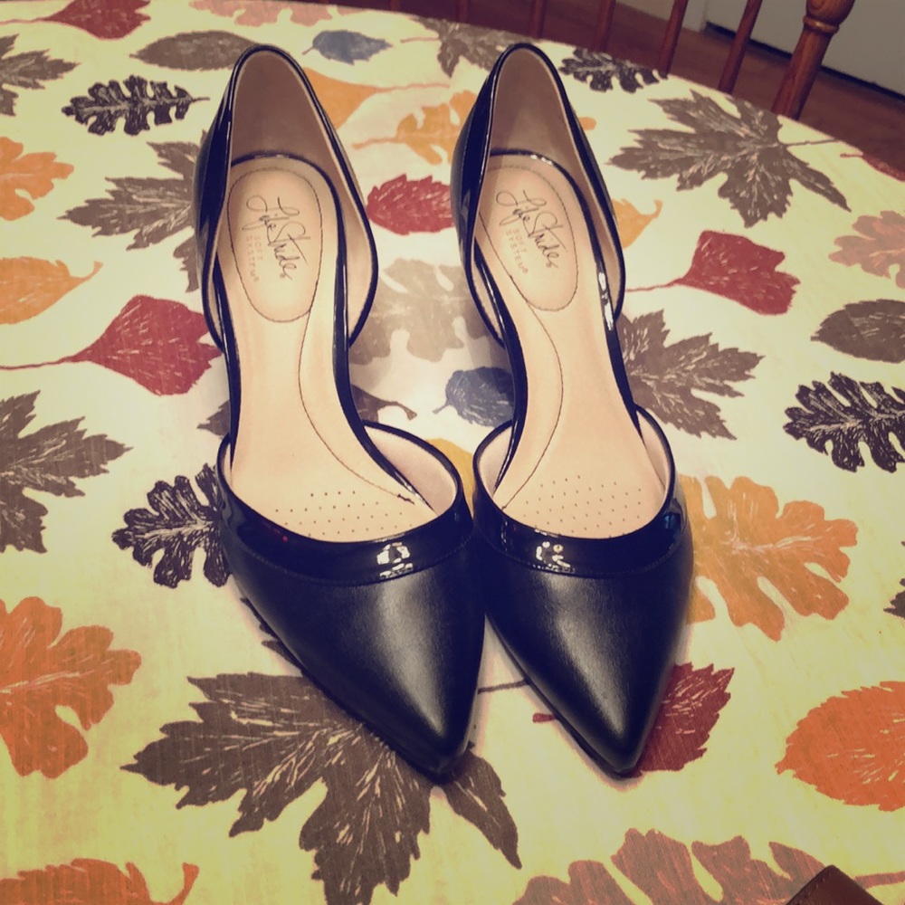 Life stride, black pumps